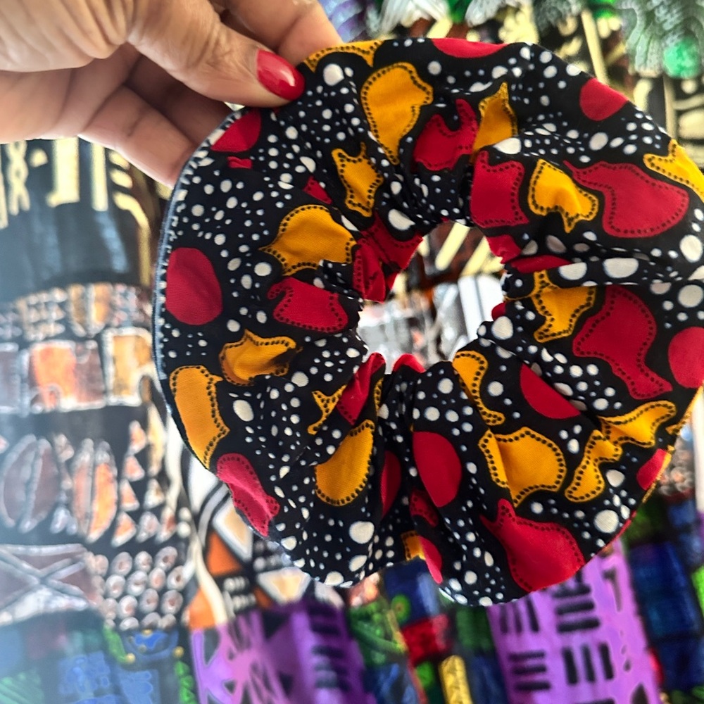 Colorful Patterned Scrunchies Set - Picture 7 of 7